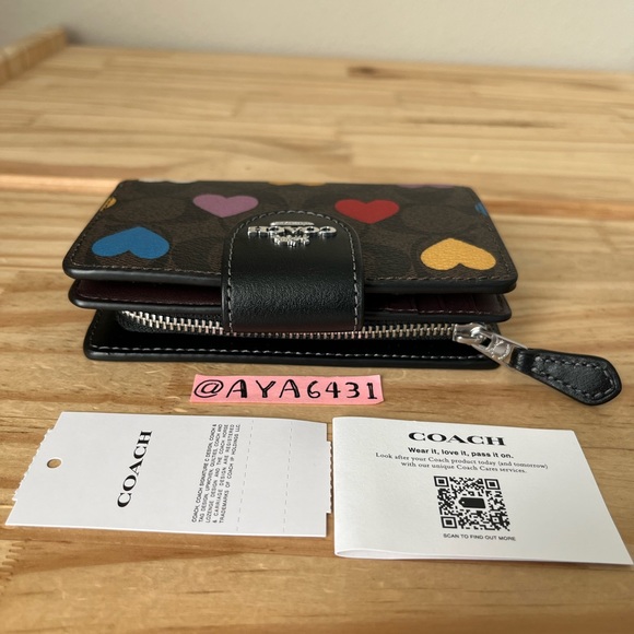 Coach Wallet🎈🎈 - Picture 3 of 9